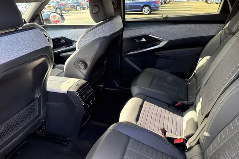 33 of 66 for PEUGEOT 5008 1.2 HYBRID GT e-DSC6 Euro 6 (s/s) 5dr