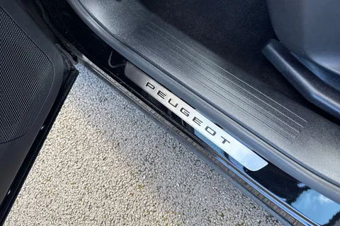 36 of 66 for PEUGEOT 5008 1.2 HYBRID GT e-DSC6 Euro 6 (s/s) 5dr