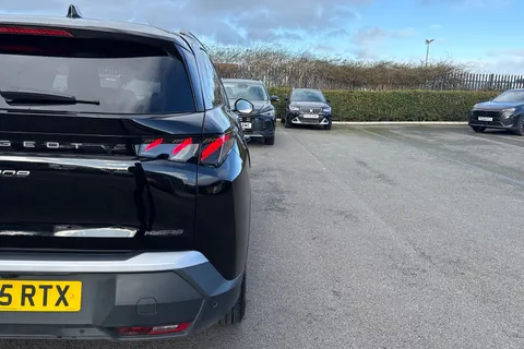 38 of 66 for PEUGEOT 5008 1.2 HYBRID GT e-DSC6 Euro 6 (s/s) 5dr