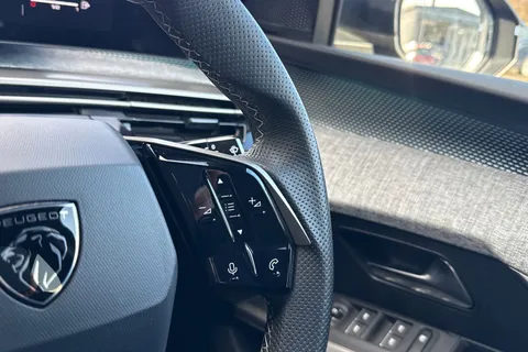 43 of 66 for PEUGEOT 5008 1.2 HYBRID GT e-DSC6 Euro 6 (s/s) 5dr