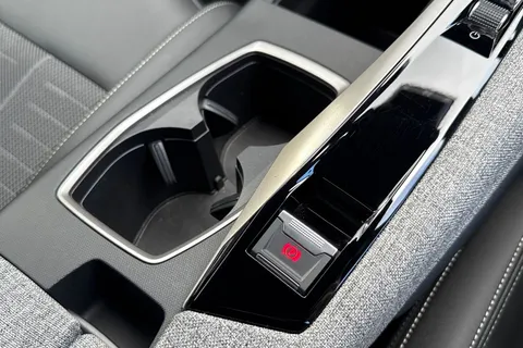 58 of 66 for PEUGEOT 5008 1.2 HYBRID GT e-DSC6 Euro 6 (s/s) 5dr