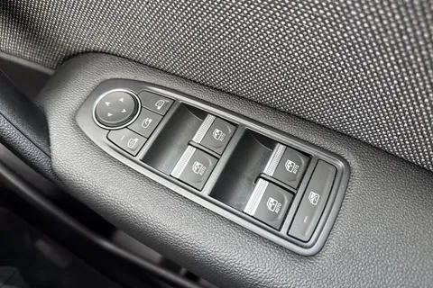 WG25JTX Renault Captur 1.6 E-TECH techno Auto Euro 6 (s/s) 5dr Thumbnail #31