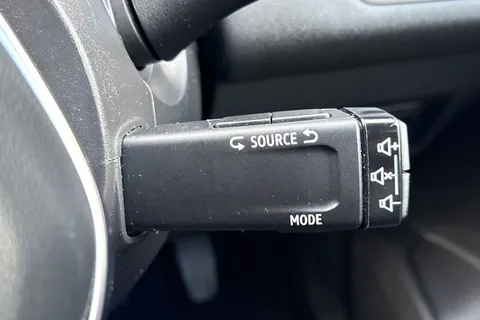 WG25JTX Renault Captur 1.6 E-TECH techno Auto Euro 6 (s/s) 5dr Thumbnail #34