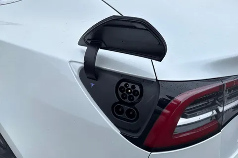 25 of 66 for Tesla Model 3 (Dual Motor) Long Range Auto 4WDE 4dr