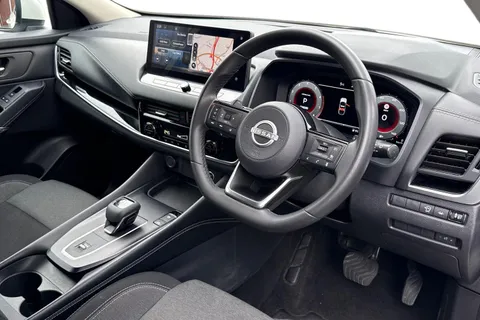 KE73UUT Nissan Qashqai 1.3 DIG-T MHEV N-Connecta XTRON Euro 6 (s/s) 5dr Thumbnail #9