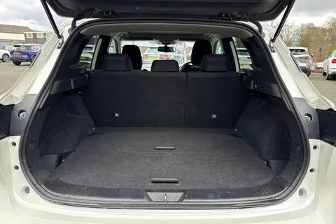 KE73UUT Nissan Qashqai 1.3 DIG-T MHEV N-Connecta XTRON Euro 6 (s/s) 5dr Thumbnail #11