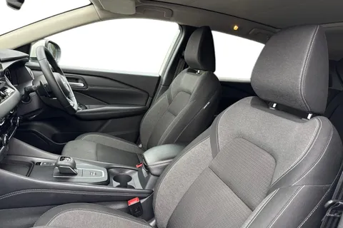 KE73UUT Nissan Qashqai 1.3 DIG-T MHEV N-Connecta XTRON Euro 6 (s/s) 5dr Thumbnail #12