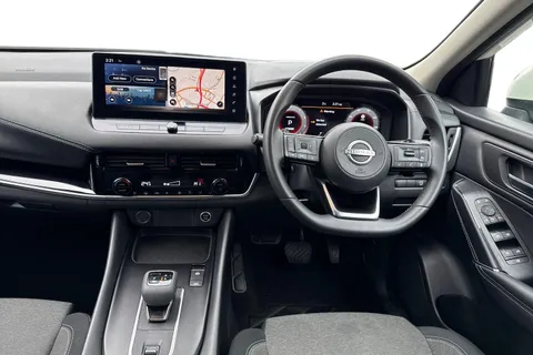 KE73UUT Nissan Qashqai 1.3 DIG-T MHEV N-Connecta XTRON Euro 6 (s/s) 5dr Thumbnail #14