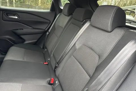 KE73UUT Nissan Qashqai 1.3 DIG-T MHEV N-Connecta XTRON Euro 6 (s/s) 5dr Thumbnail #15