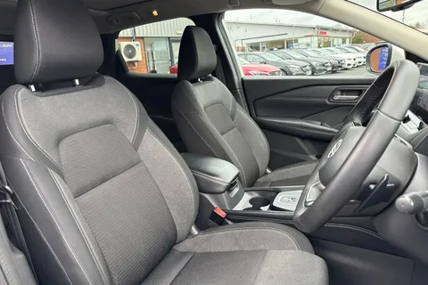 KE73UUT Nissan Qashqai 1.3 DIG-T MHEV N-Connecta XTRON Euro 6 (s/s) 5dr Thumbnail #22