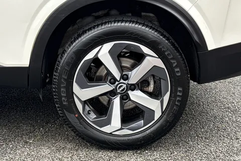 KE73UUT Nissan Qashqai 1.3 DIG-T MHEV N-Connecta XTRON Euro 6 (s/s) 5dr Thumbnail #24