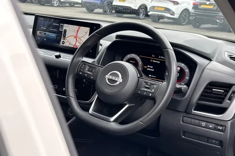 KE73UUT Nissan Qashqai 1.3 DIG-T MHEV N-Connecta XTRON Euro 6 (s/s) 5dr Thumbnail #32