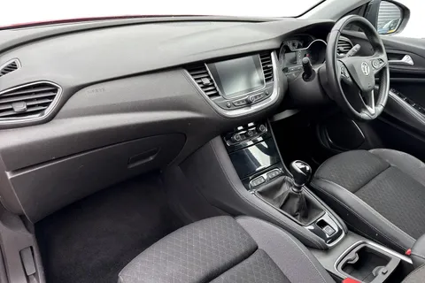 YB70LBP Vauxhall Grandland X 1.2 Turbo SRi Nav 5dr Thumbnail #17