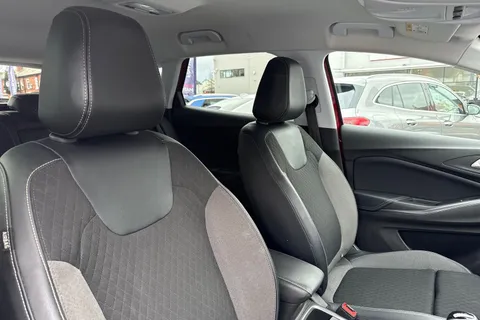 YB70LBP Vauxhall Grandland X 1.2 Turbo SRi Nav 5dr Thumbnail #25