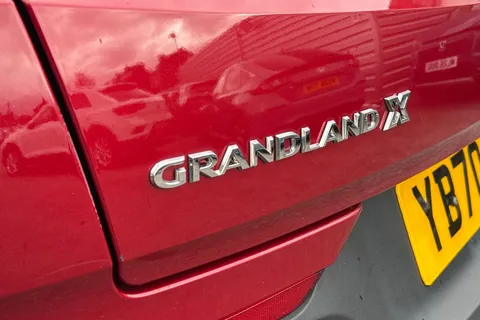 YB70LBP Vauxhall Grandland X 1.2 Turbo SRi Nav 5dr Thumbnail #29
