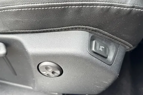 YB70LBP Vauxhall Grandland X 1.2 Turbo SRi Nav 5dr Thumbnail #33