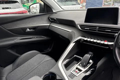 20 of 55 for PEUGEOT 3008 1.5 BlueHDi Allure EAT Euro 6 (s/s) 5dr