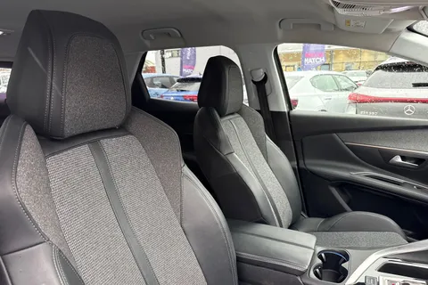 24 of 55 for PEUGEOT 3008 1.5 BlueHDi Allure EAT Euro 6 (s/s) 5dr