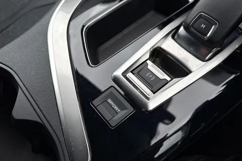 42 of 55 for PEUGEOT 3008 1.5 BlueHDi Allure EAT Euro 6 (s/s) 5dr