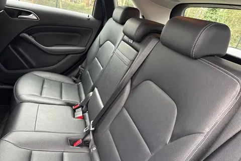 19 of 55 for Mercedes-Benz B Class 1.5 B180d SE 7G-DCT Euro 6 (s/s) 5dr