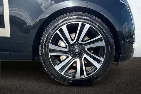 9 of 51 for Land Rover Range Rover 3.0 D300 HSE 5dr