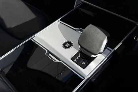 14 of 51 for Land Rover Range Rover 3.0 D300 HSE 5dr