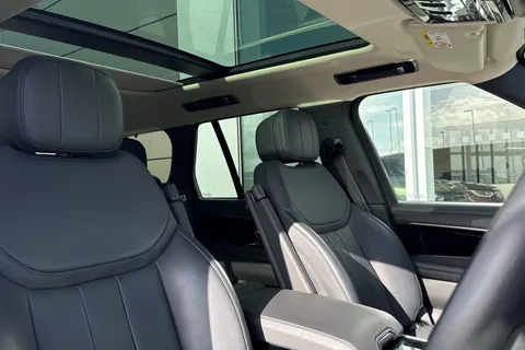 22 of 51 for Land Rover Range Rover 3.0 D300 HSE 5dr