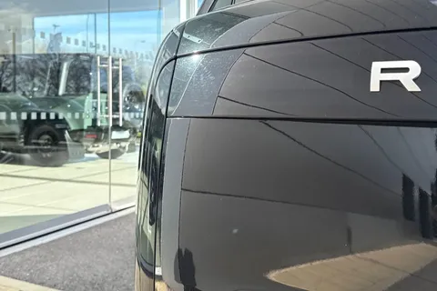 27 of 51 for Land Rover Range Rover 3.0 D300 HSE 5dr