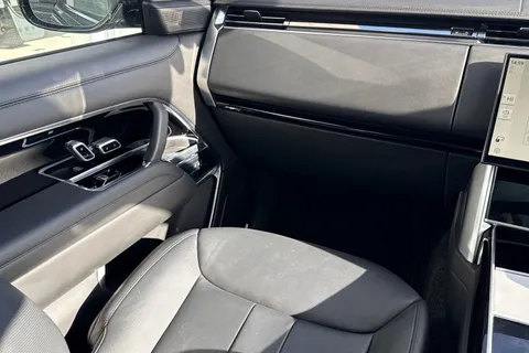 44 of 51 for Land Rover Range Rover 3.0 D300 HSE 5dr