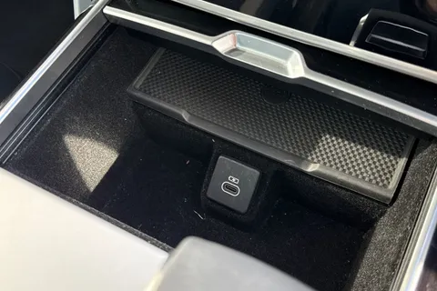 49 of 51 for Land Rover Range Rover 3.0 D300 HSE 5dr