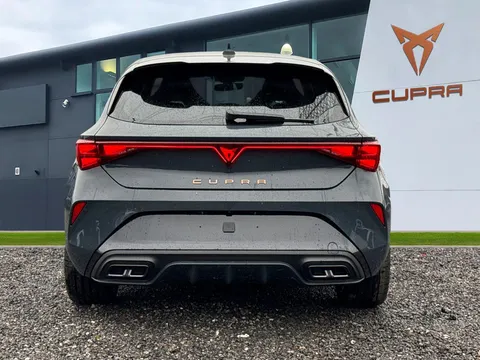  CUPRA Leon 1.5 eTSI Shadow Edition DSG Euro 6 (s/s) 5dr Thumbnail #4