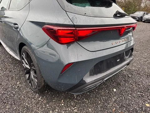  CUPRA Leon 1.5 eTSI Shadow Edition DSG Euro 6 (s/s) 5dr Thumbnail #15