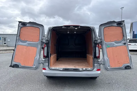 DG75BXS Volkswagen Transporter 2.0 TDI 110 Commerce Pro Van Thumbnail #7