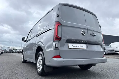 DG75BXS Volkswagen Transporter 2.0 TDI 110 Commerce Pro Van Thumbnail #8