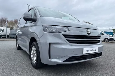 DG75BXS Volkswagen Transporter 2.0 TDI 110 Commerce Pro Van Thumbnail #9