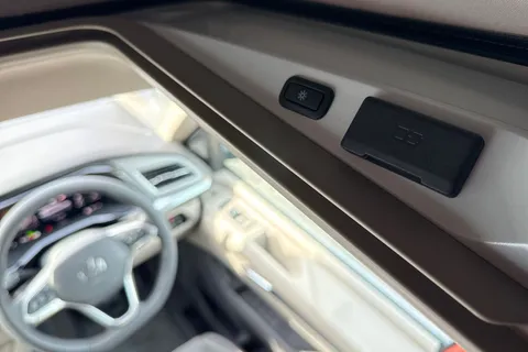 48 of 63 for Volkswagen California 1.5 eHybrid 245ps 4Motion DSG