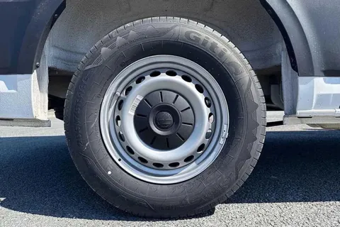 KY25PFZ Volkswagen Crafter 2.0 TDI 140PS Commerce High Roof Van Thumbnail #11