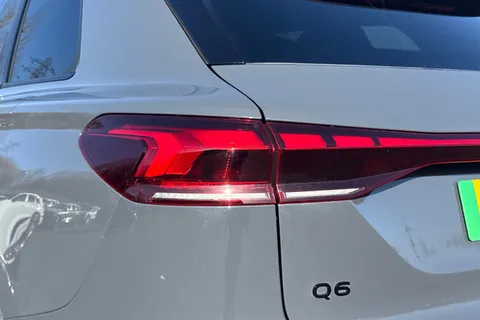 PJ75EAA Audi Q6 E-Tron Q6 SUV Edition 1 e-tron quattro 285,00 kW Thumbnail #8