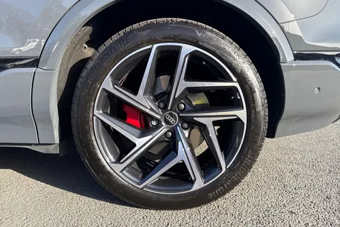 PJ75EAA Audi Q6 E-Tron Q6 SUV Edition 1 e-tron quattro 285,00 kW Thumbnail #12