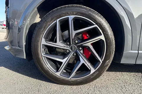 PJ75EAA Audi Q6 E-Tron Q6 SUV Edition 1 e-tron quattro 285,00 kW Thumbnail #13