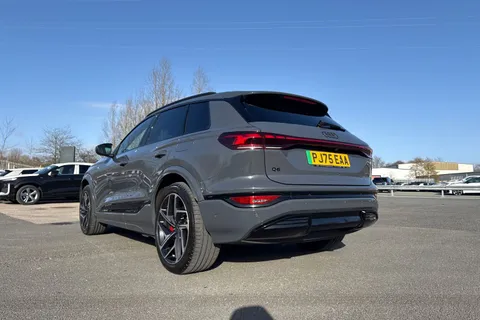 PJ75EAA Audi Q6 E-Tron Q6 SUV Edition 1 e-tron quattro 285,00 kW Thumbnail #40