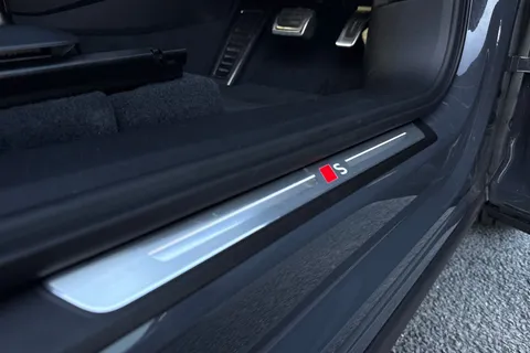 PJ75EAA Audi Q6 E-Tron Q6 SUV Edition 1 e-tron quattro 285,00 kW Thumbnail #47