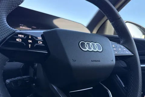 PJ75EAA Audi Q6 E-Tron Q6 SUV Edition 1 e-tron quattro 285,00 kW Thumbnail #51