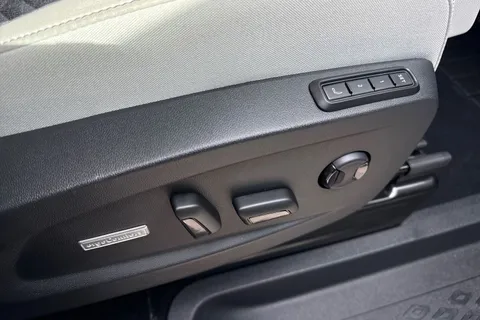 45 of 63 for Volkswagen 210kW Style Pro SWB 79kWh 5dr Auto 5 Seat