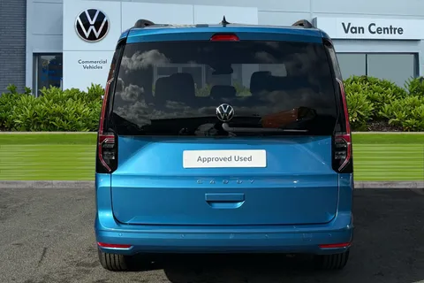 4 of 63 for Volkswagen Caddy Maxi 2.0 TDI 122 Life 5dr DSG 7 Seats