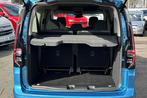 6 of 63 for Volkswagen Caddy Maxi 2.0 TDI 122 Life 5dr DSG 7 Seats