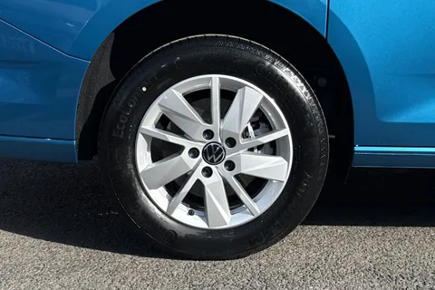 9 of 63 for Volkswagen Caddy Maxi 2.0 TDI 122 Life 5dr DSG 7 Seats