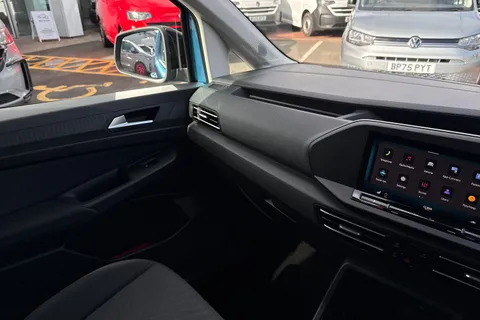 19 of 63 for Volkswagen Caddy Maxi 2.0 TDI 122 Life 5dr DSG 7 Seats