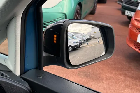 20 of 63 for Volkswagen Caddy Maxi 2.0 TDI 122 Life 5dr DSG 7 Seats