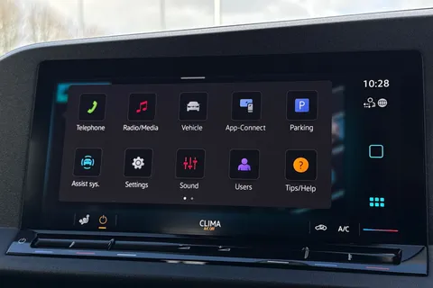 21 of 63 for Volkswagen Caddy Maxi 2.0 TDI 122 Life 5dr DSG 7 Seats